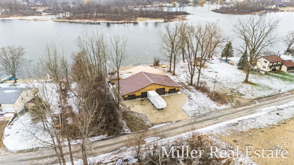 153 Sunset Drive Dowling, MI 49050