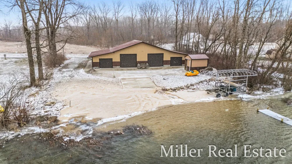 153 Sunset Drive Dowling, MI 49050