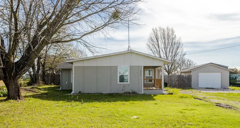 2225 S Bridgefarmer Road Lowry Crossing, TX 75069