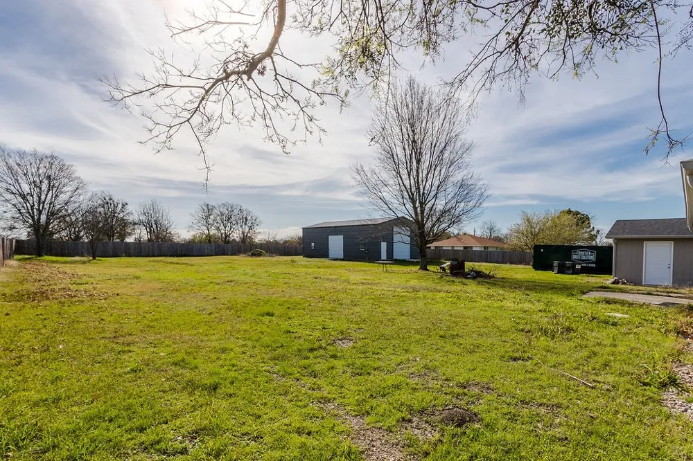 2225 S Bridgefarmer Road Lowry Crossing, TX 75069