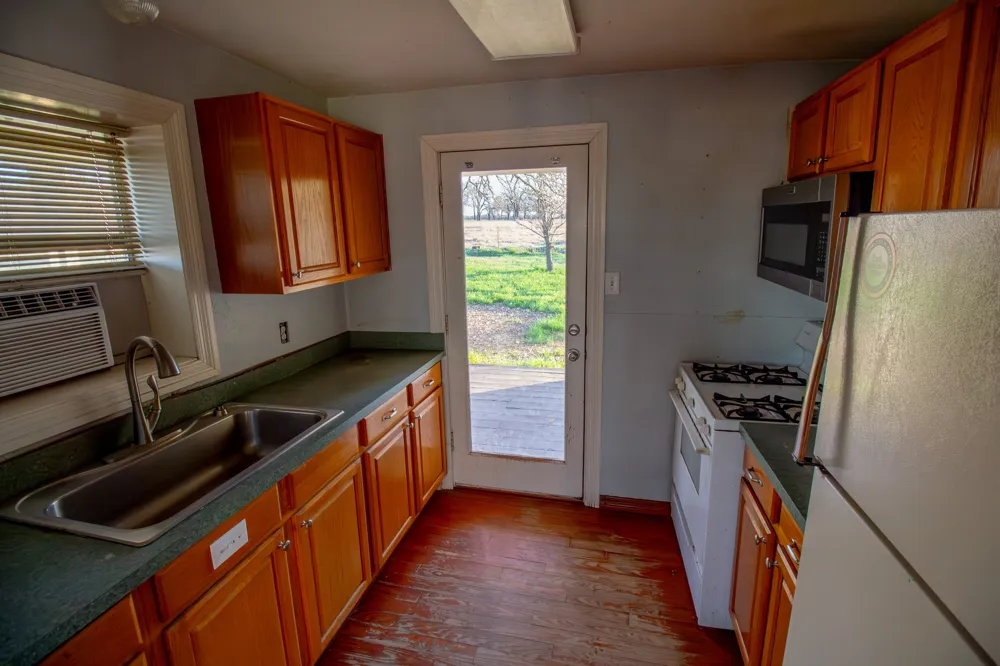 1300 Rodgers Road Sunset, TX 76270