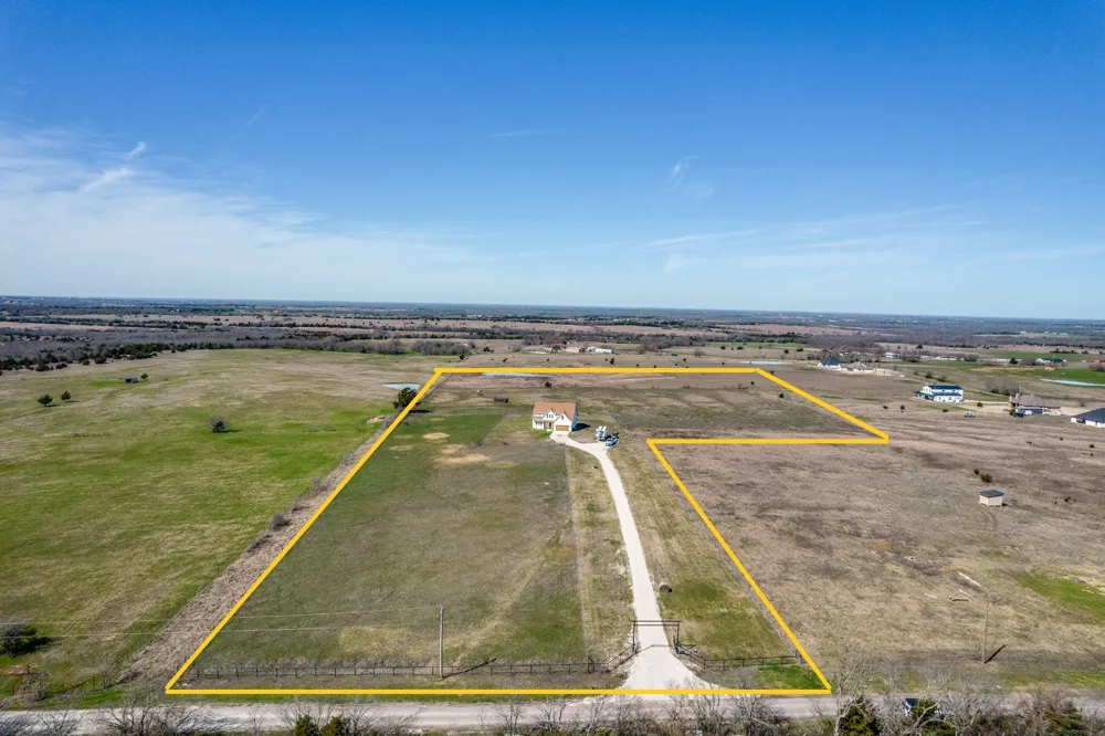 5032 County Road 1094 Celeste, TX 75423