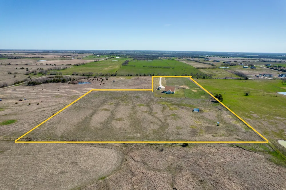 5032 County Road 1094 Celeste, TX 75423