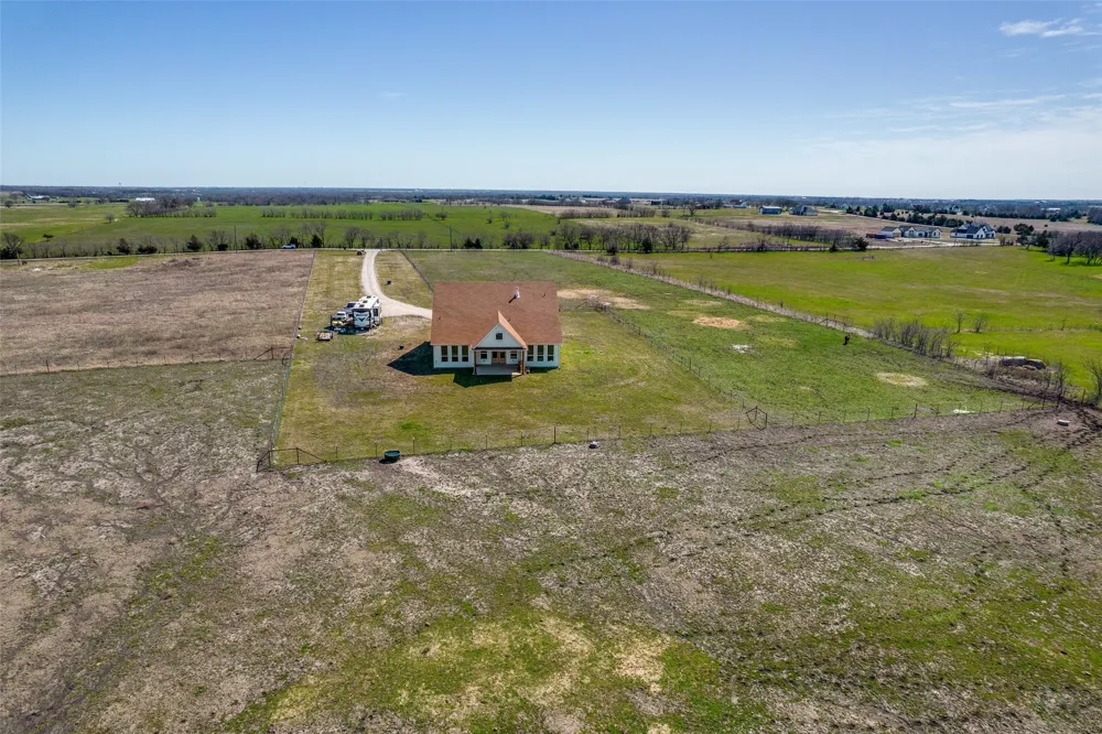 5032 County Road 1094 Celeste, TX 75423