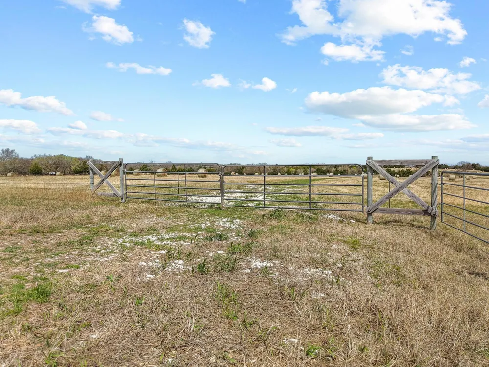 Crews Road Bells, TX 75414