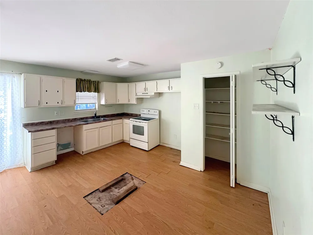 4744 Randall Road Orange, TX 77632