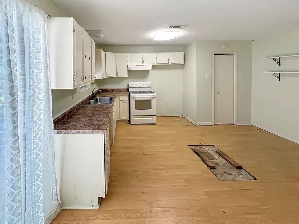 4744 Randall Road Orange, TX 77632