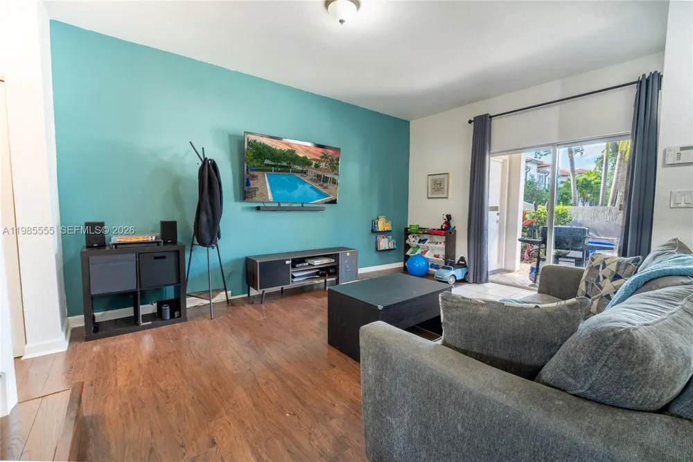 3624 NW 29th Pl Lauderdale Lakes, FL 33311