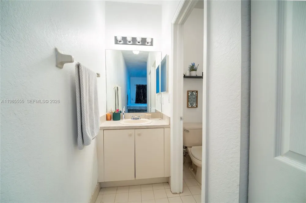 3624 NW 29th Pl Lauderdale Lakes, FL 33311