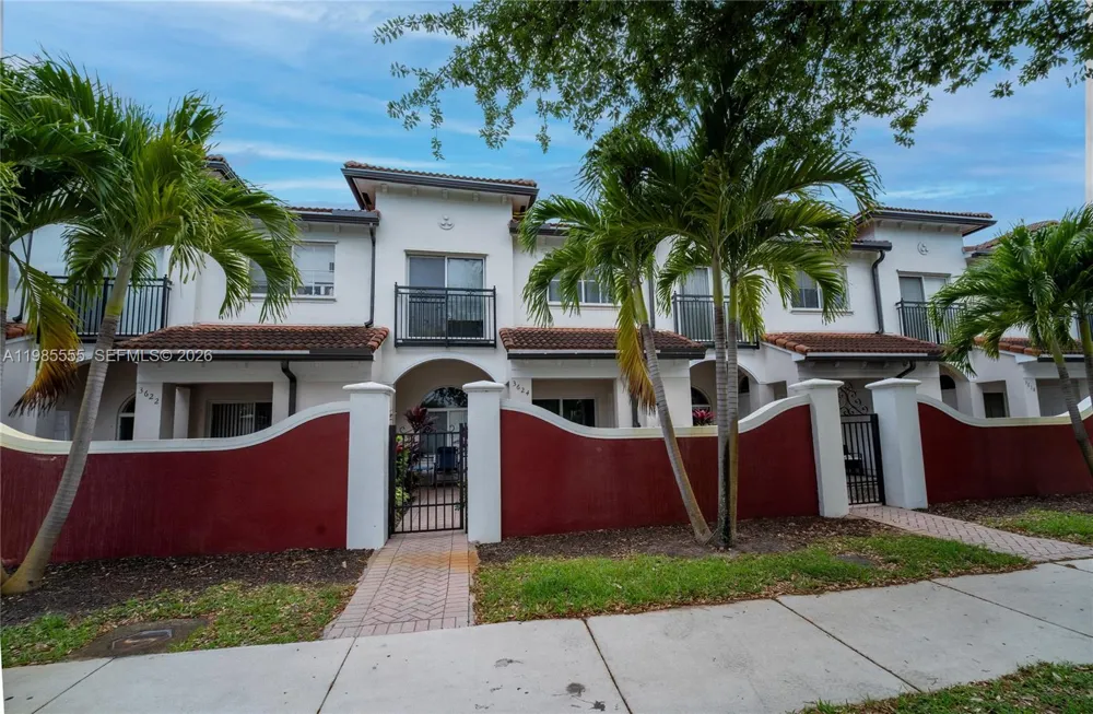 3624 NW 29th Pl Lauderdale Lakes, FL 33311