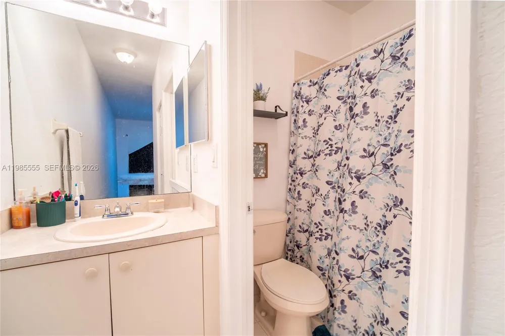 3624 NW 29th Pl Lauderdale Lakes, FL 33311
