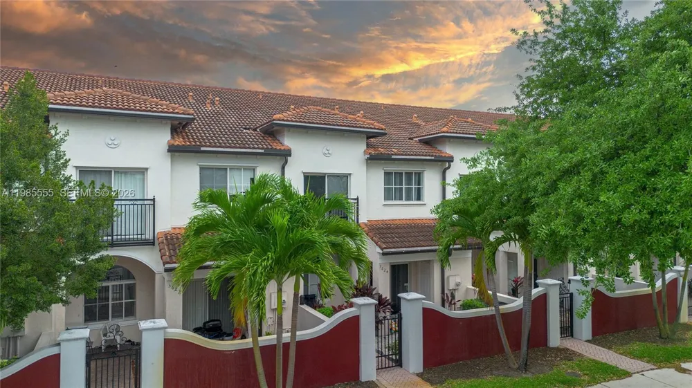 3624 NW 29th Pl Lauderdale Lakes, FL 33311