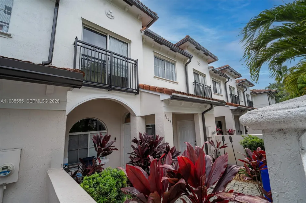 3624 NW 29th Pl Lauderdale Lakes, FL 33311