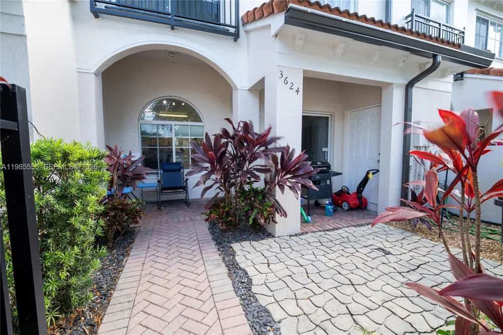 3624 NW 29th Pl Lauderdale Lakes, FL 33311