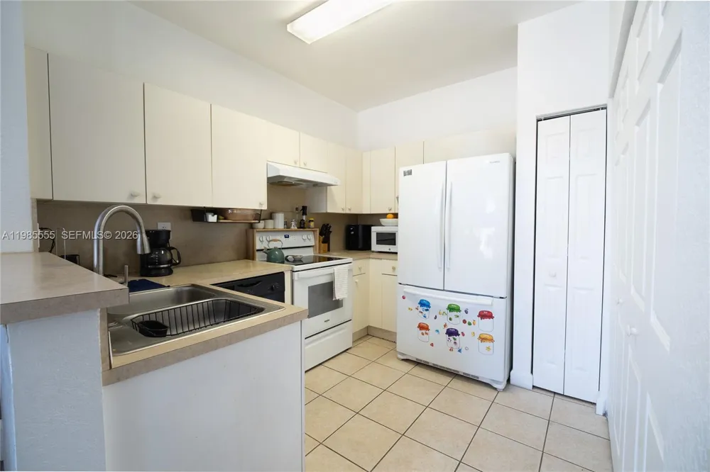 3624 NW 29th Pl Lauderdale Lakes, FL 33311