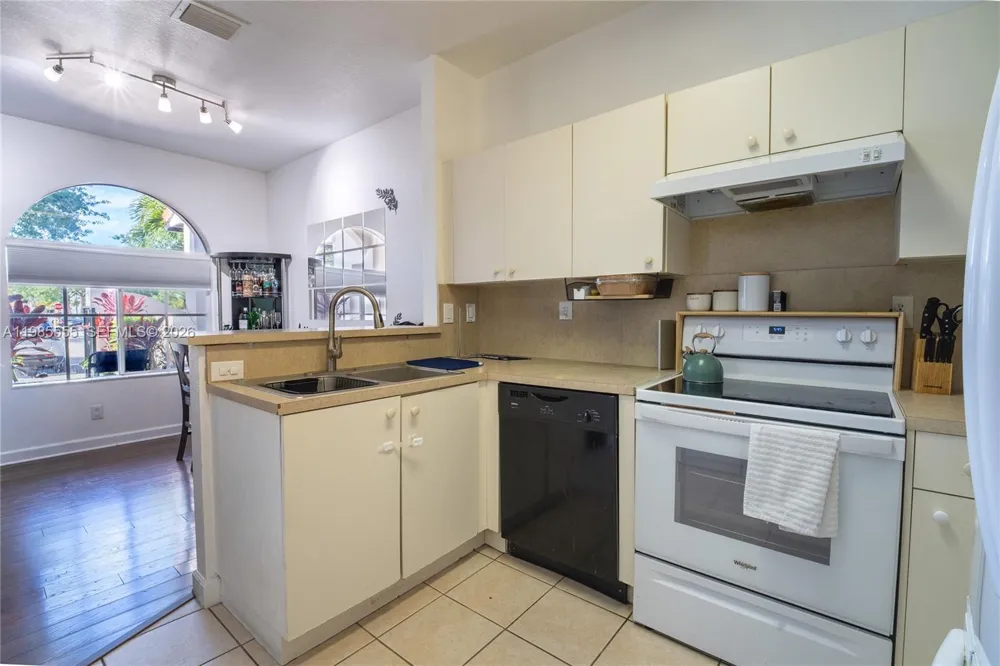 3624 NW 29th Pl Lauderdale Lakes, FL 33311