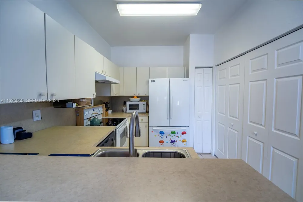3624 NW 29th Pl Lauderdale Lakes, FL 33311