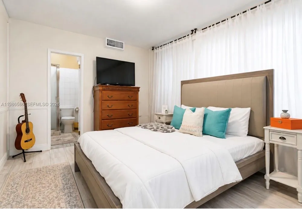 52 E 50th Pl Hialeah, FL 33013