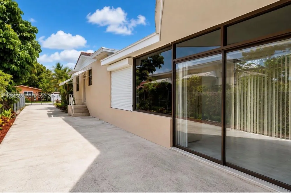 52 E 50th Pl Hialeah, FL 33013