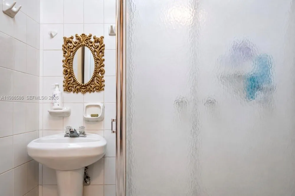52 E 50th Pl Hialeah, FL 33013