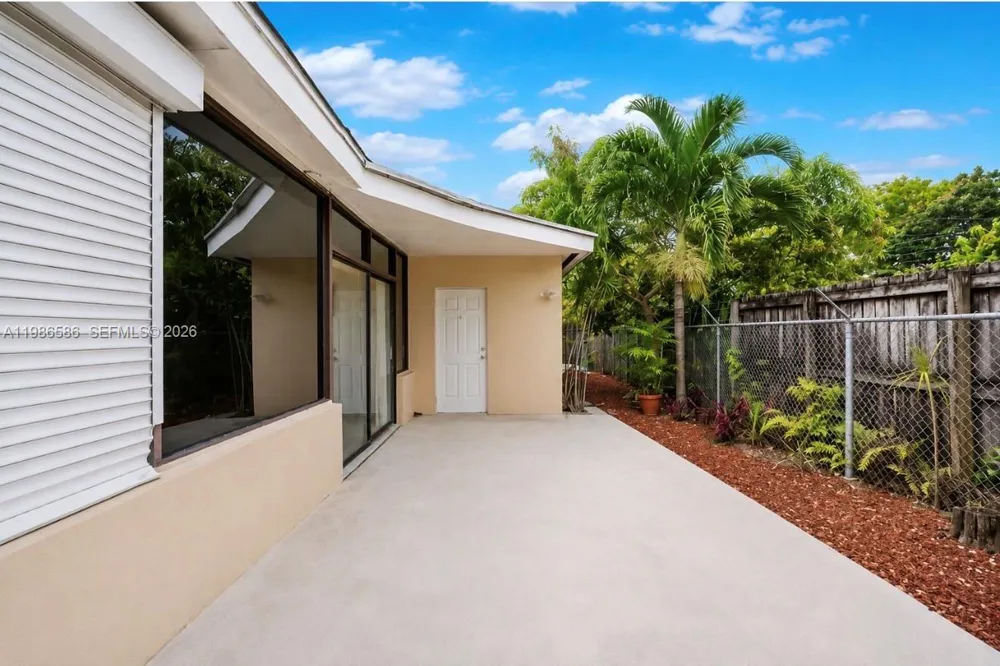 52 E 50th Pl Hialeah, FL 33013