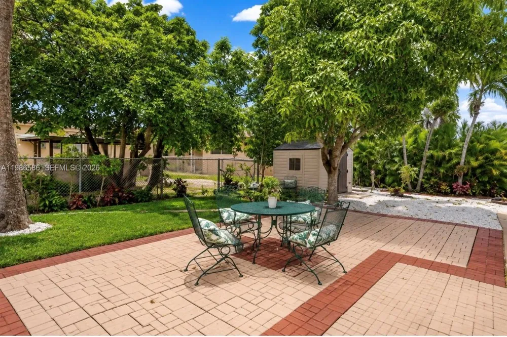 52 E 50th Pl Hialeah, FL 33013