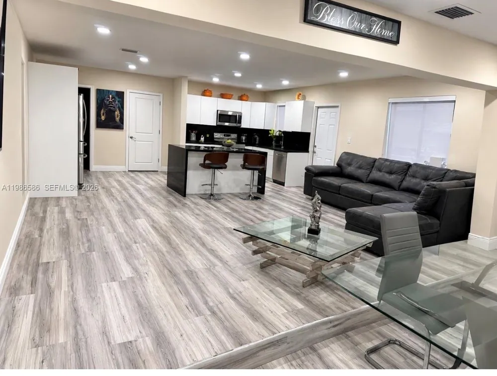 52 E 50th Pl Hialeah, FL 33013