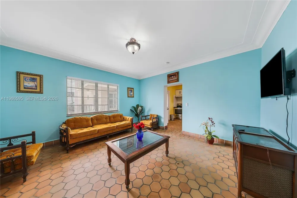 843 NW 3rd St #1 Miami, FL 33128