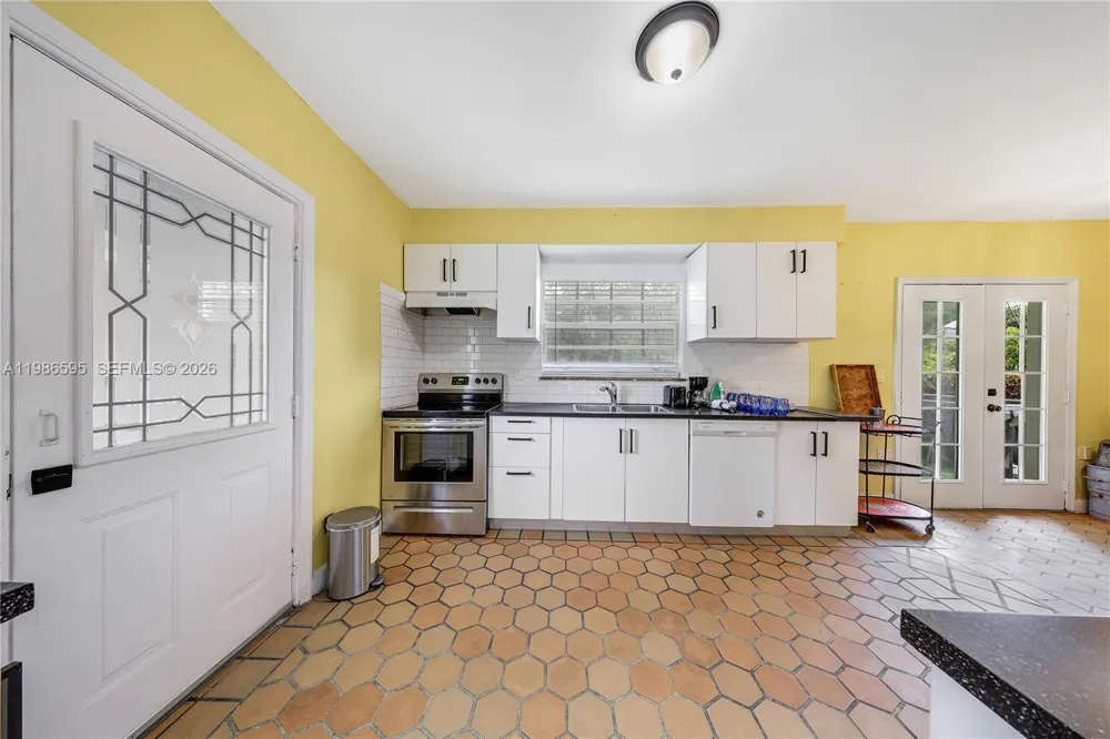 843 NW 3rd St #1 Miami, FL 33128