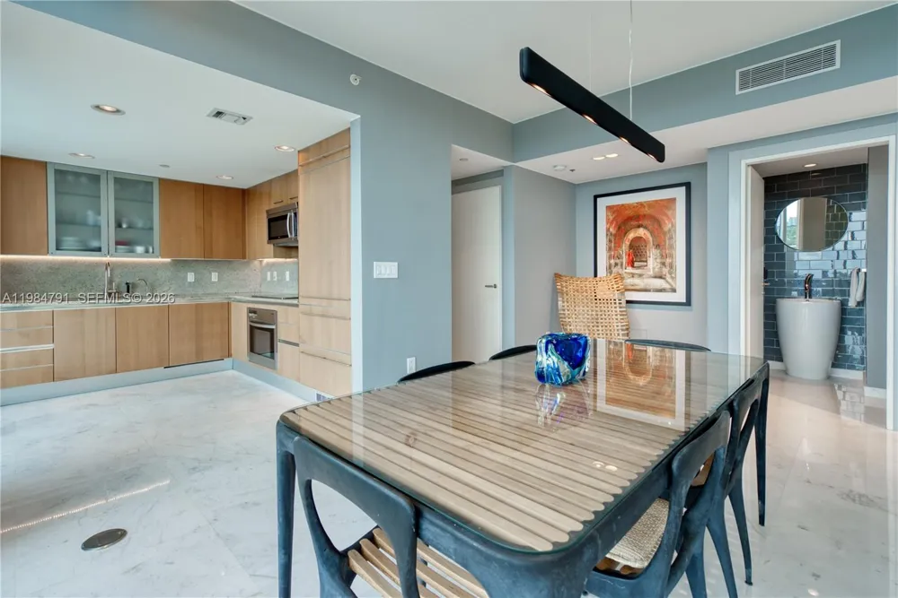 2627 S Bayshore Dr #1408 Miami, FL 33133