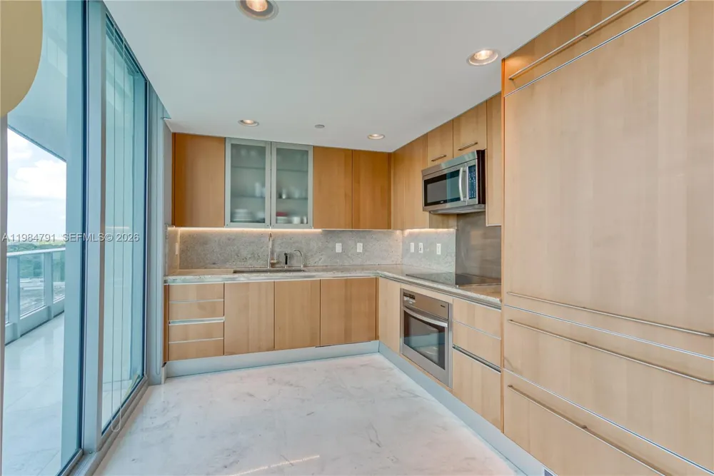 2627 S Bayshore Dr #1408 Miami, FL 33133