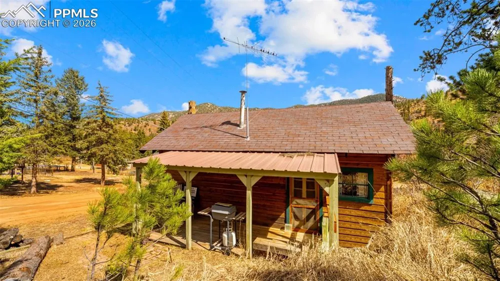 10345 Aspen Street Green Mountain Falls, CO 80819