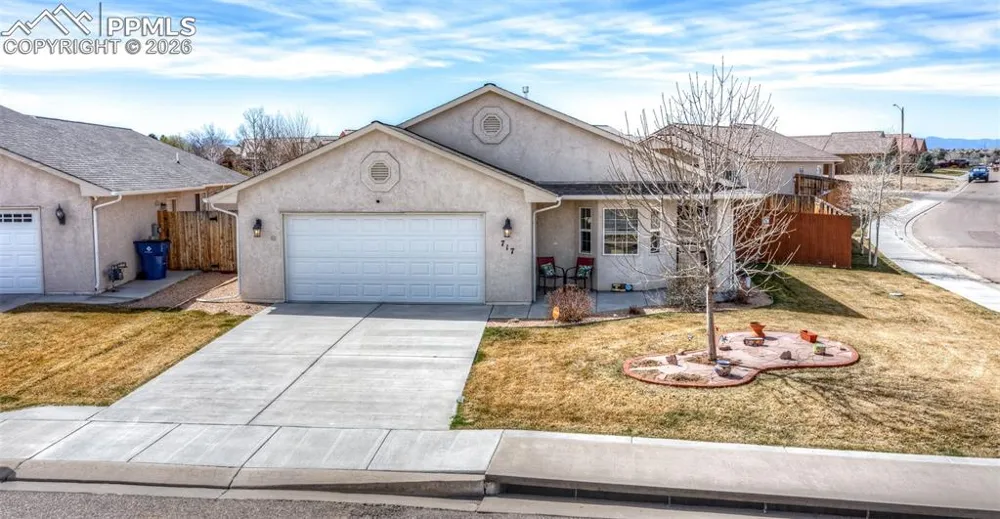 717 Edna Lane Pueblo, CO 81005