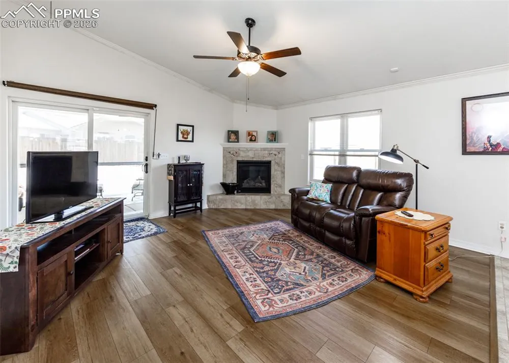 717 Edna Lane Pueblo, CO 81005