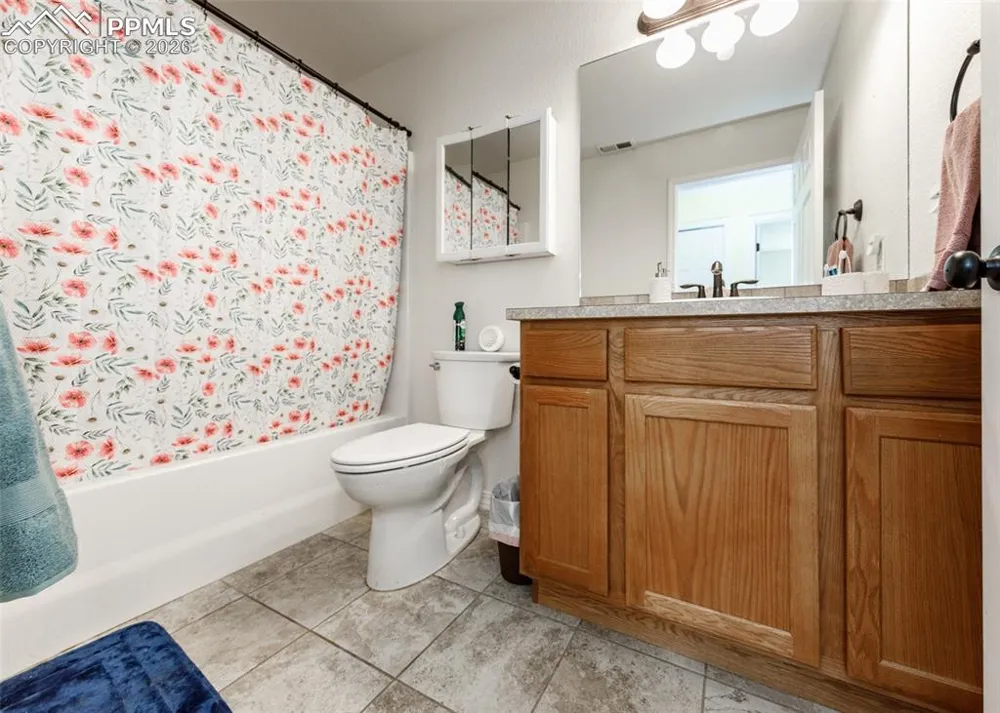 717 Edna Lane Pueblo, CO 81005