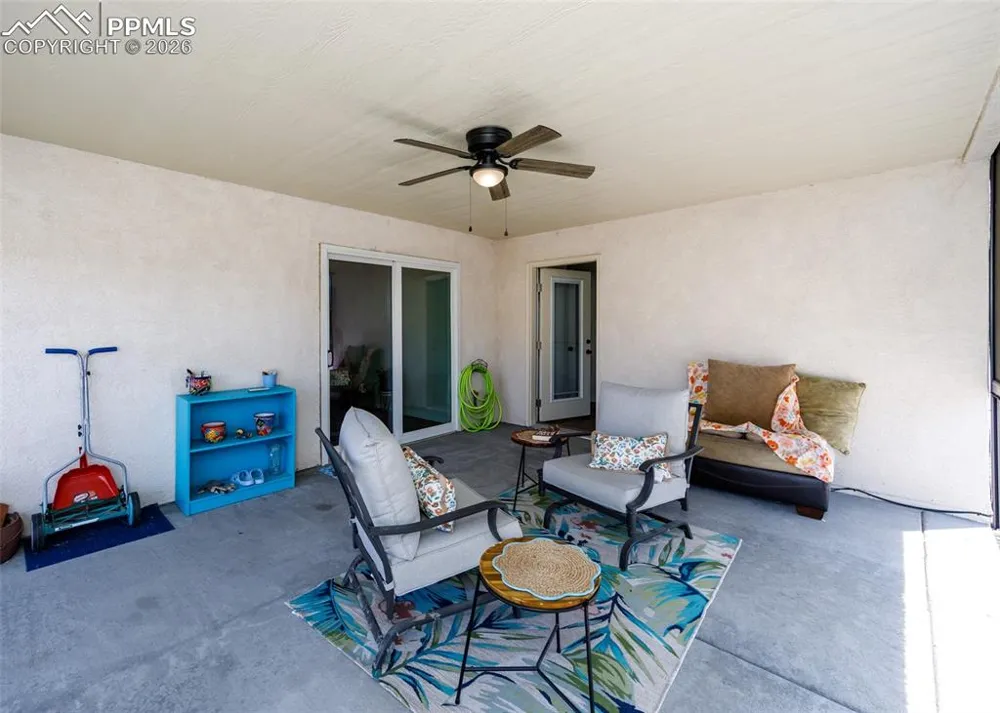 717 Edna Lane Pueblo, CO 81005