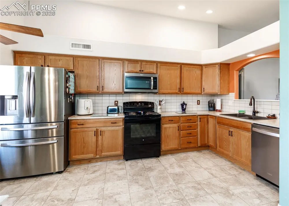 717 Edna Lane Pueblo, CO 81005