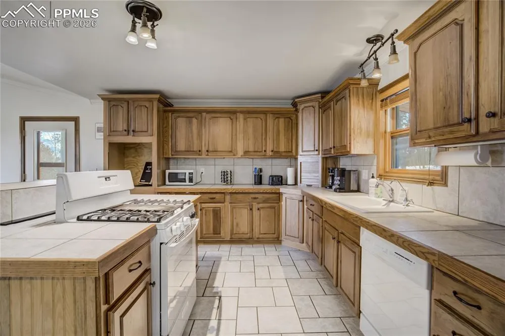 10665 S Highway 67 Cripple Creek, CO 80813