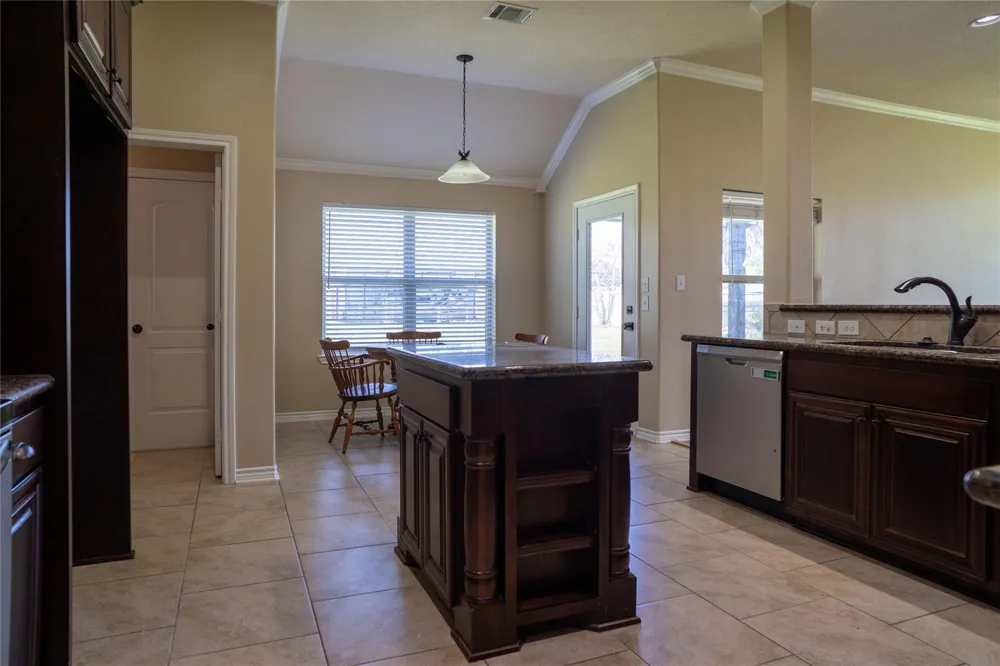 119 Hackberry Street Louise, TX 77455
