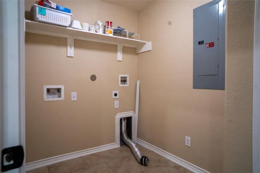 119 Hackberry Street Louise, TX 77455