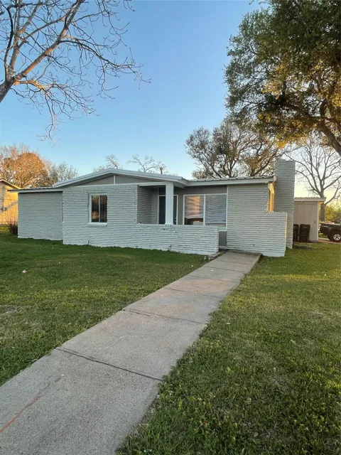 611 Sarah Street