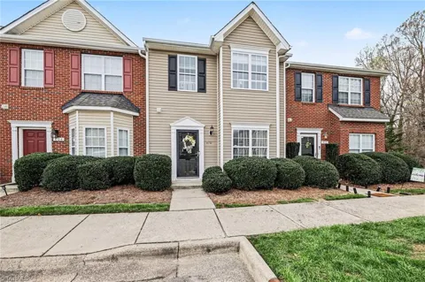810 Brittany Way