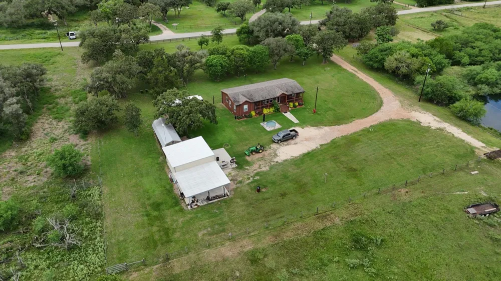1385 Bego Road Goliad, TX 77963