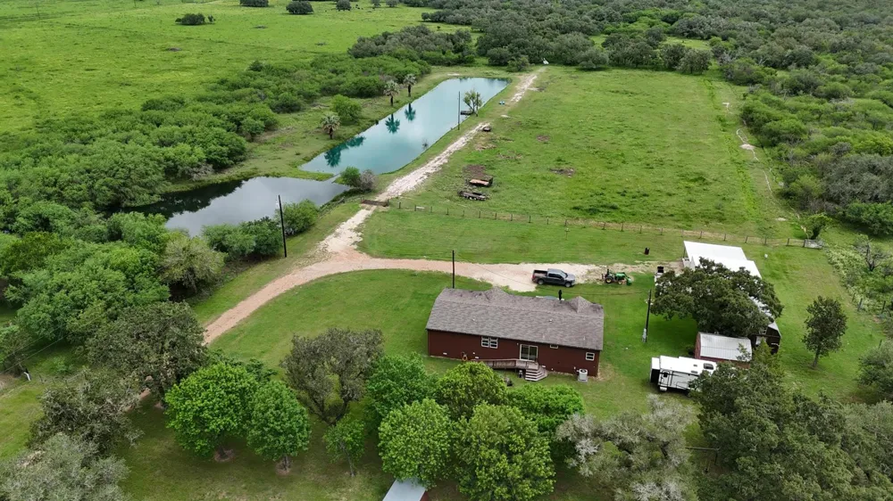 1385 Bego Road Goliad, TX 77963