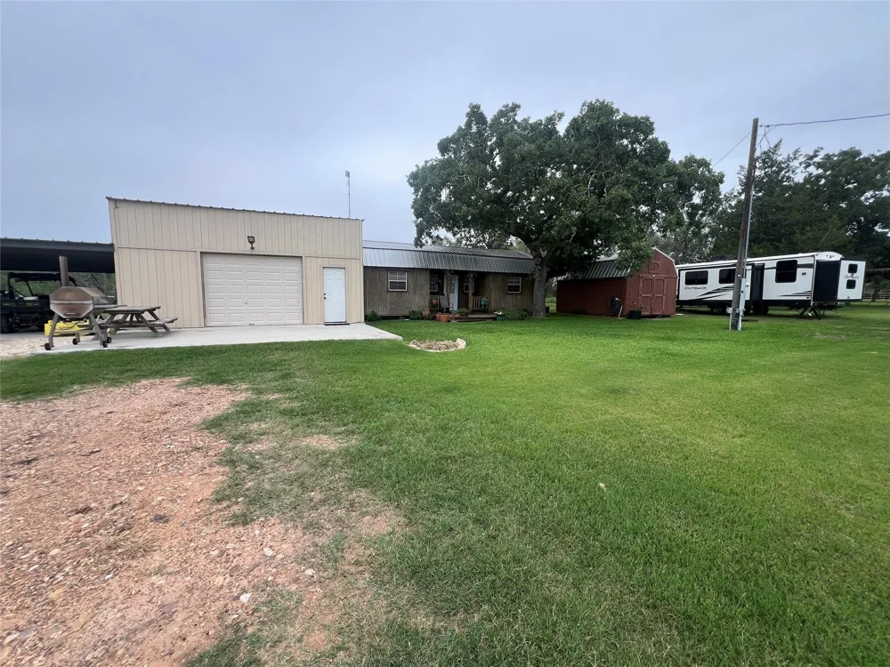 1385 Bego Road Goliad, TX 77963