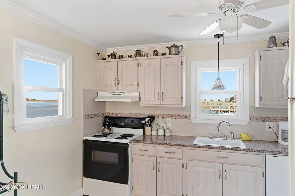 13 Hodgson Lane Long Beach, NJ 08008