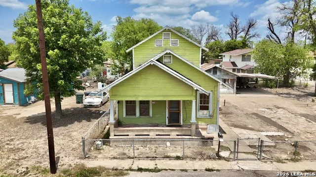 205 Rodriguez Del Rio, TX 78840