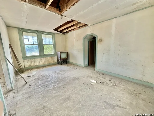 205 Rodriguez Del Rio, TX 78840