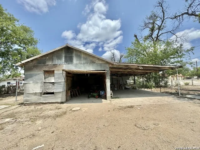 205 Rodriguez Del Rio, TX 78840