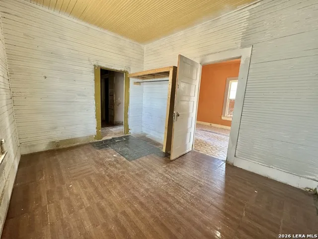 205 Rodriguez Del Rio, TX 78840